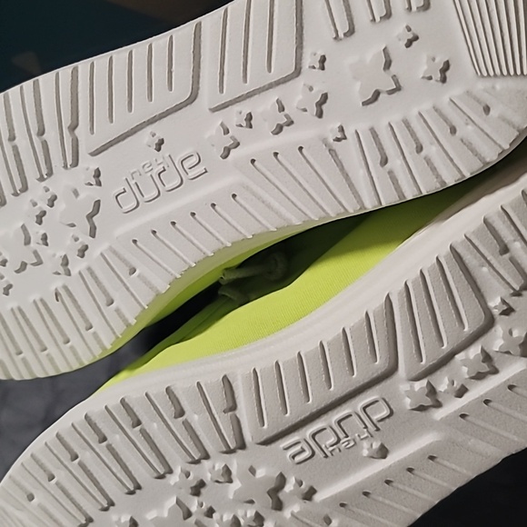 NWT Hey Dude Wally Youth Shoes, Y6/W7-7.5/Eu 38 - Picture 6 of 6